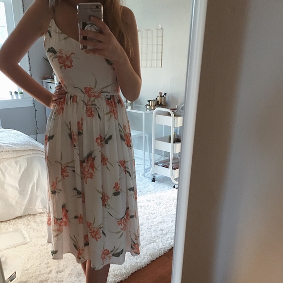 NWOT BB Dakota floral print midi dress - Picture 5 of 6